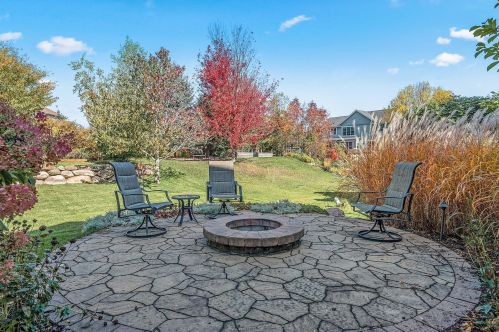2332 Fieldstone Curv, Saint Paul MN  55129-6218 exterior
