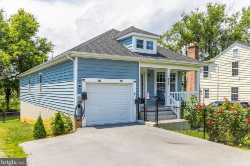 839 Jefferson Ave, Charles Town, WV 25414-1222