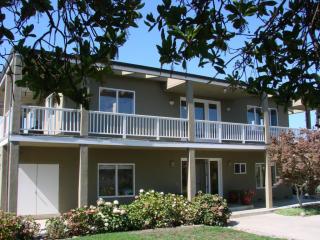 11 Crest Dr, Watsonville, CA 95076-8539