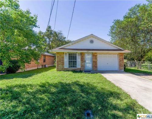 305 Ivy Ave, Stairtown, TX 78648-2126