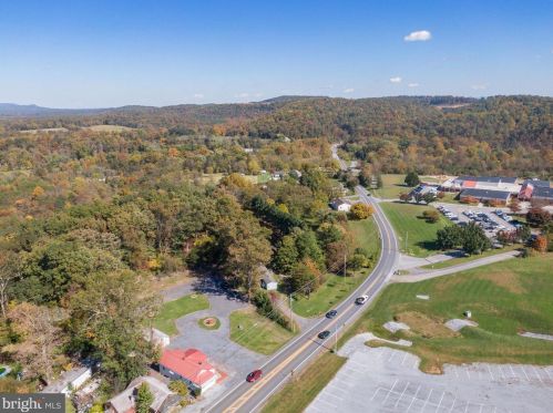 6810 Hedgesville Rd, Hedgesville, WV 25427-5703