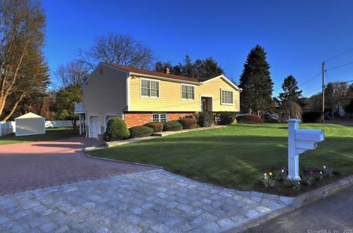 50 Cornfield Rd, Milford, CT 06461-1753