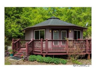 984 Garren Creek Rd, Fairview, NC 28730-8650