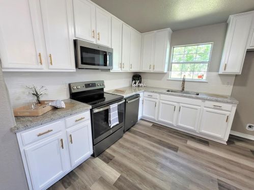 200 Locust, Angleton TX 77515-4339 exterior