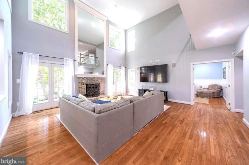 19 Walker Dr, Princeton NJ 08540-2324 exterior