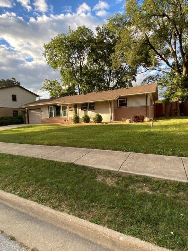 5546 Fern Ave, Oak Forest, IL 60452-1215
