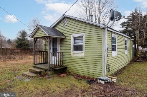 19 Newcomb Dr, Browns Mills, NJ 08015-3148