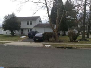 2 Earnshaw Ln, Willingboro, NJ 08046-2312