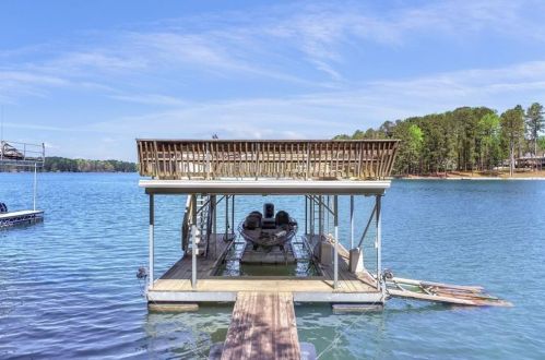 5984 Island View Dr, Buford, GA 30518-1330