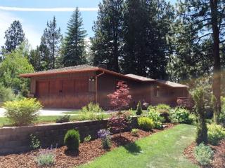 1725 Shepard Rd, Bend, OR 97701-4166