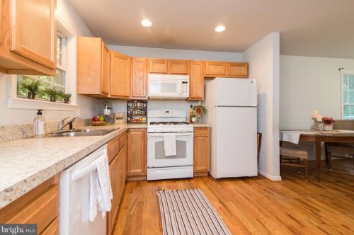 107 Featherbed Ln, Harpers Ferry WV 25425-4982 exterior