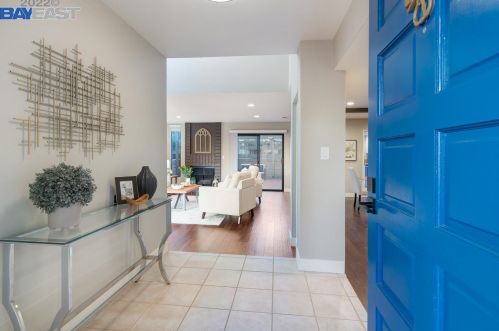 1686 Sandyrock Ln, San Jose, CA 95125-4553
