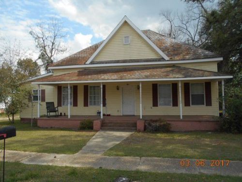 330 Barrow Ave, Pelham, GA 31779-2128