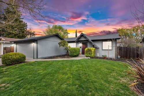 671 Orchard Ave, Vacaville, CA 95688-2143