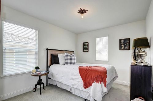 9979 Asilomar Ln, Elk Grove CA  95757-2549 exterior