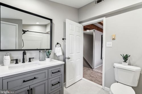 140 Gay St, Philadelphia PA  19127-1310 exterior