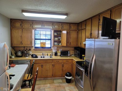 119 Oak Cir, Stockbridge GA 30281-3345 exterior