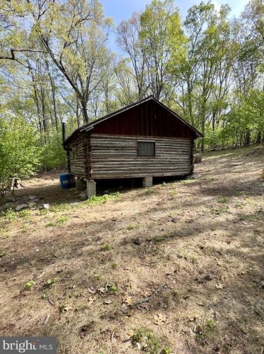 1765 Peters Mountain Ln, Upper Tract WV  26866 exterior
