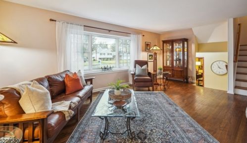 48 Whitney Dr, Berkeley Heights, NJ 07922-2516