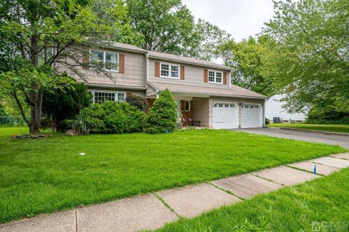 218 First St, Edison, NJ 08820-1335