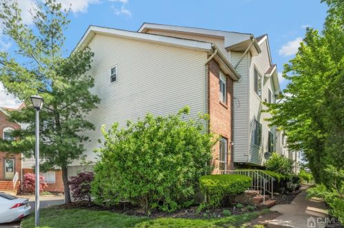 802 Holly Dr, Perth Amboy, NJ 08861-3384