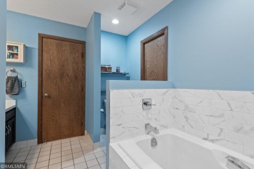 233 Hallam Ave, Saint Paul MN  55115-2096 exterior