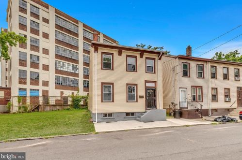 63 Wall St, Trenton, NJ 08609-1105