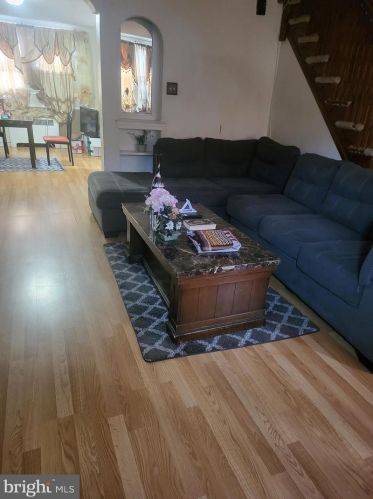 1316 Greeby St, Philadelphia, PA 19111-5527