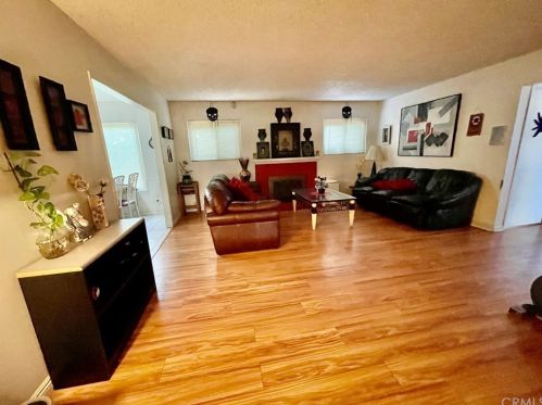 25778 Date Ct, San Bernardino, CA 92404-3463