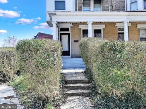 365 College Ave, Lancaster, PA 17603-3317