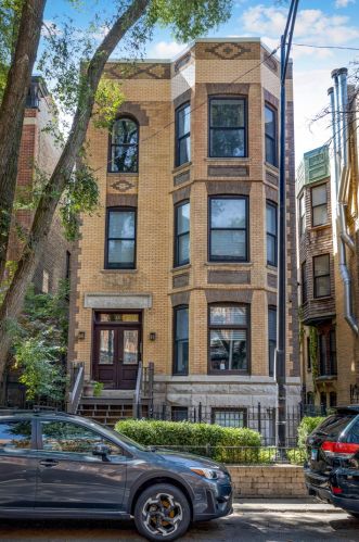 2212 Sedgwick St, Chicago, IL 60614-3809
