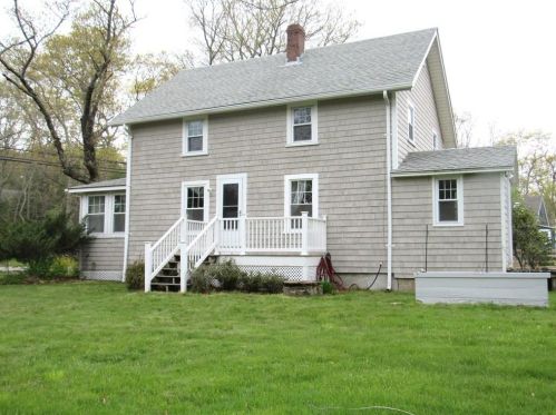 265 Usquepaugh Rd, Richmond, RI 02892-1932