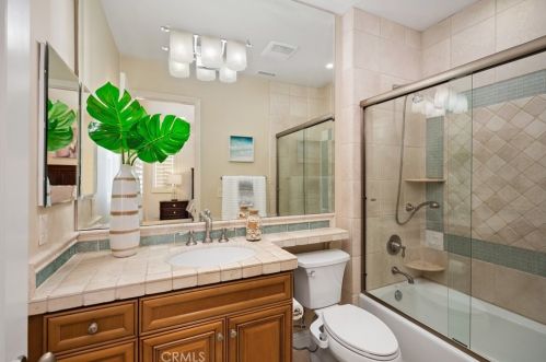 1610 Pacific Coast Hwy, Huntington Beach CA  92648-4434 exterior