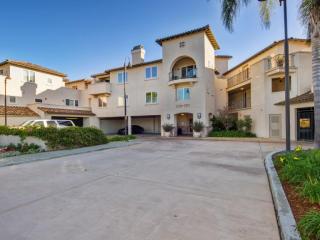 551 Laguna Dr, Carlsbad, CA 92008-1684
