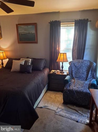 100 Chestnut Ave, Camden NJ  08107-2207 exterior