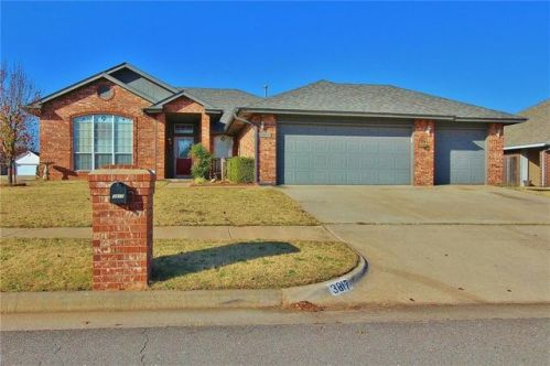 3817 Taylor Ln, Yukon, OK 73099-2916