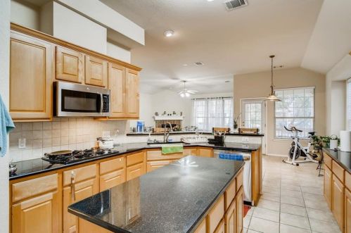 207 Chesapeake Bay Ln, Austin TX  78717-2975 exterior