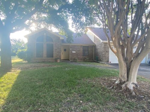 11008 Claywood Dr, Austin TX  78753-3332 exterior