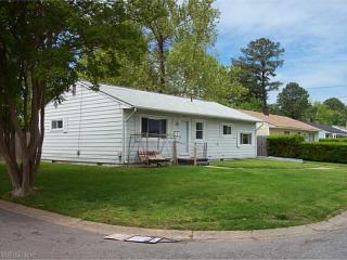 1313 River Oaks Dr, Norfolk, VA 23502-2026