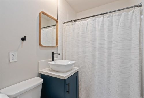 835 Phillips St, Vista CA  92083-7108 exterior