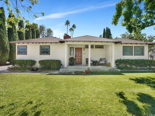 13552 Sandhurst Pl, Santa Ana, CA 92705-2742
