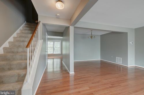 5607 Castlebury Ct, Springfield VA  22015-1883 exterior