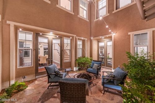 2635 Castlewood Ln, Simi Valley, CA 93065-0207