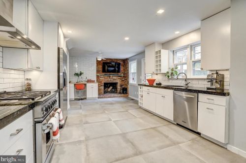 15009 Snowden Dr, Silver Spring MD 20905-5663 exterior