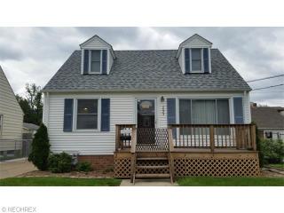 3023 Liggett Dr, Cleveland OH  44134-2611 exterior