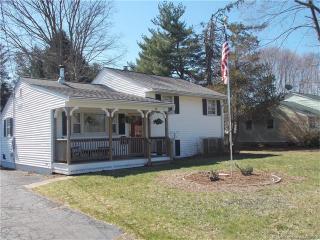 19 Carr St, Wallingford CT  06492-3908 exterior