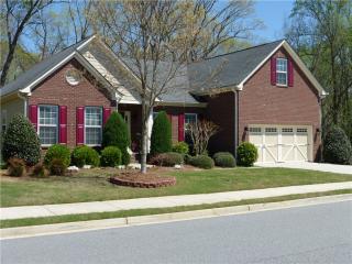 1528 Centerville Dr, Buford, GA 30518-9232
