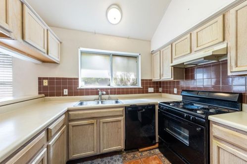 4719 Castleman Dr, Austin TX  78725-1720 exterior