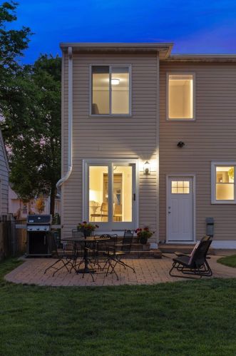 2106 Highland Pkwy, Saint Paul MN  55116-1311 exterior