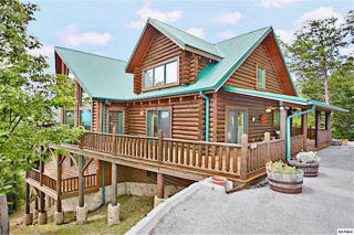 2930 Redtail Rd, Pigeon Forge, TN 37862-6524